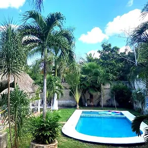 Paradise Leona Vicario